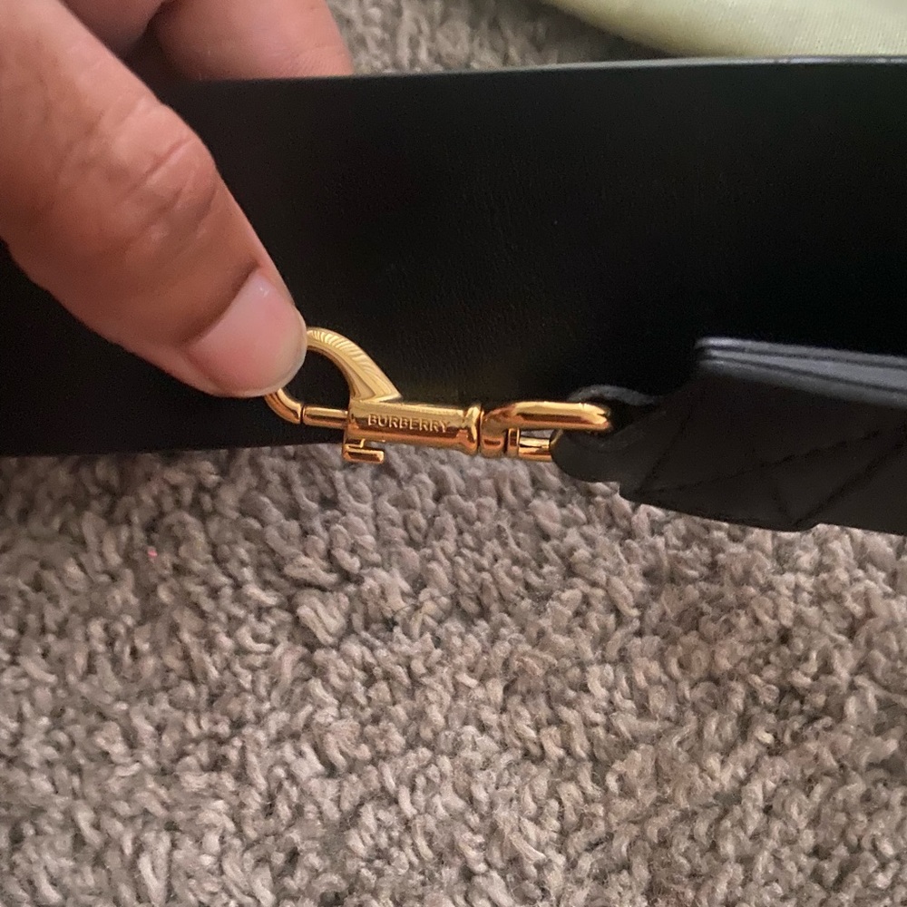 Womens crossbody Burberry bag comes with original packaging - Picture 8 of 8